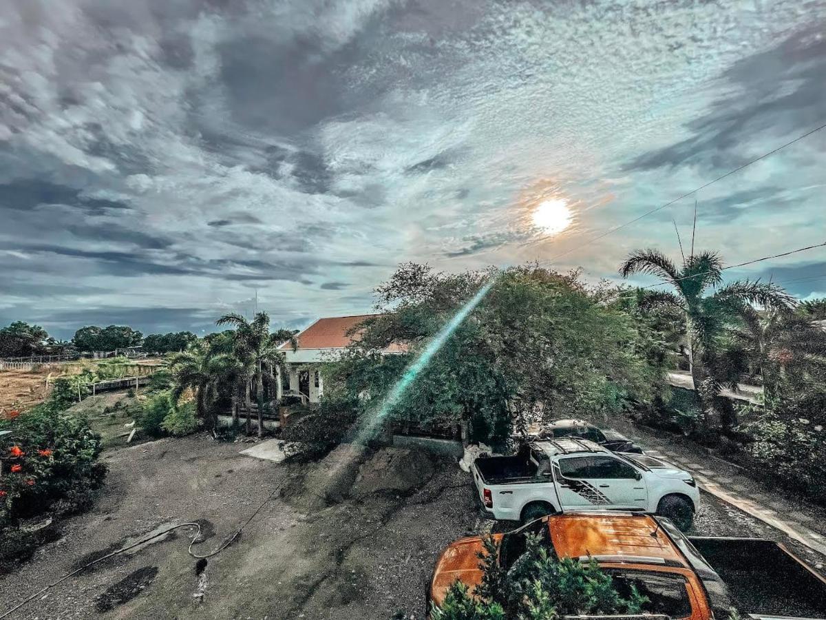 Airport View Hotel Vigan Exterior photo